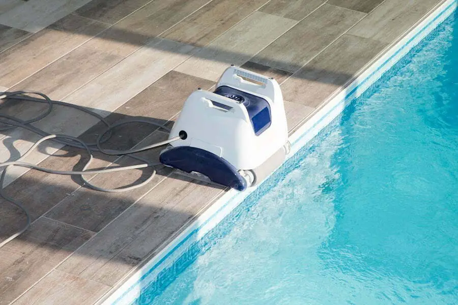 swimming pool cleaner robot