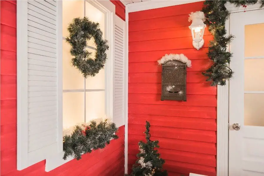 outdoor christmas wreath