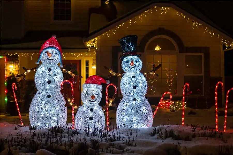 snowmen outdoor decor