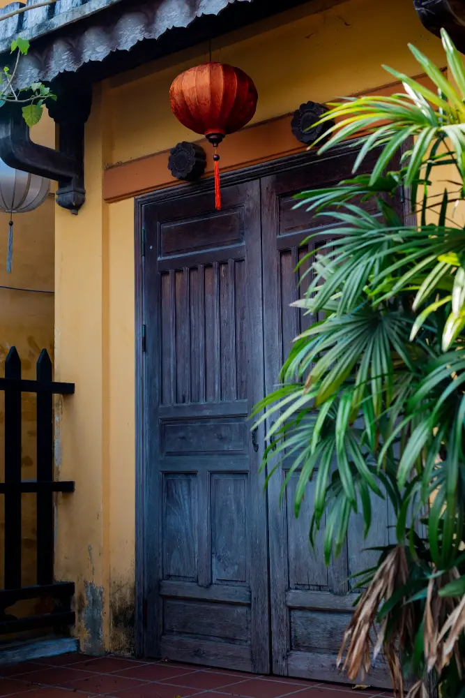 Chinese lanterns door