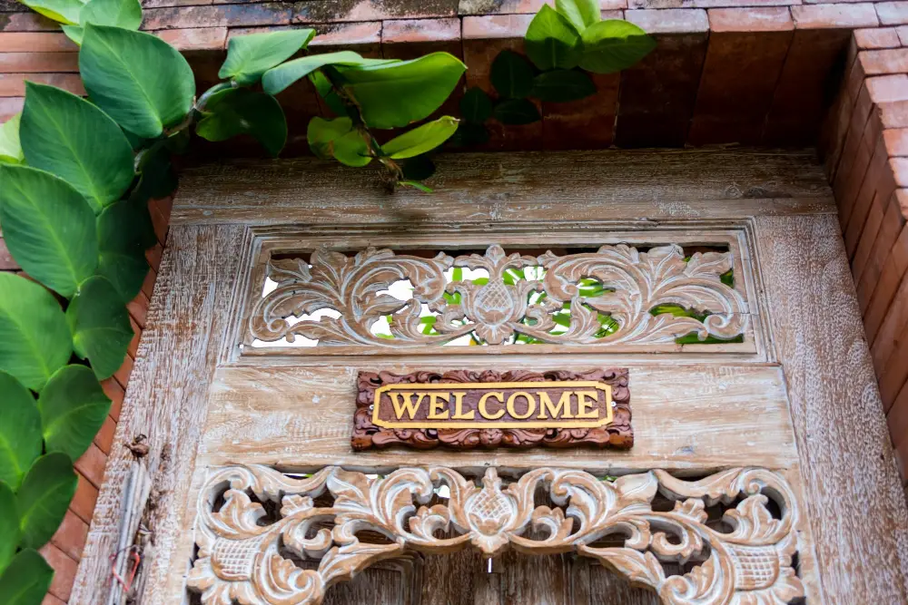 Welcome Signs door