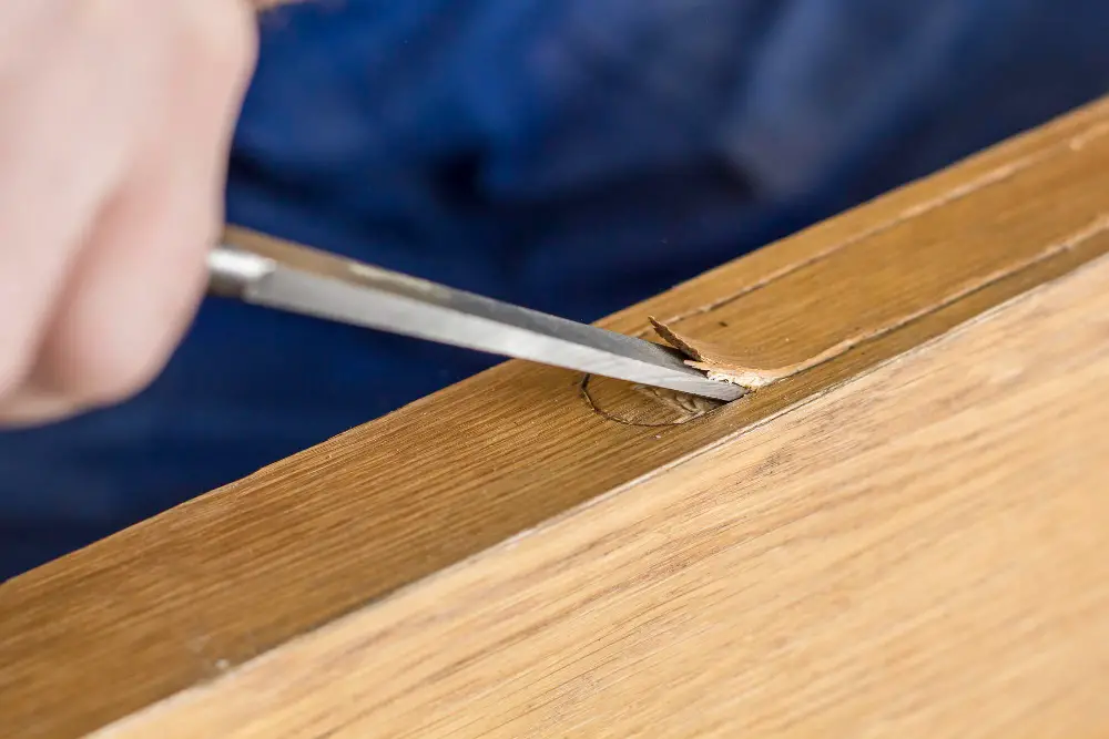cutting the mortise