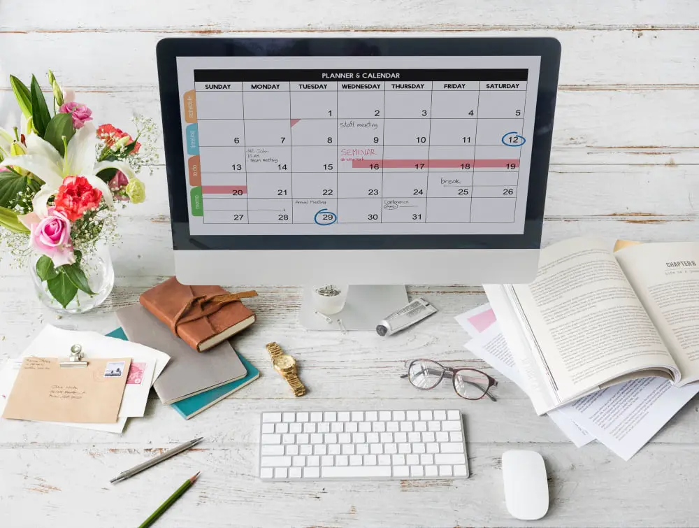 arranging calendar schedule