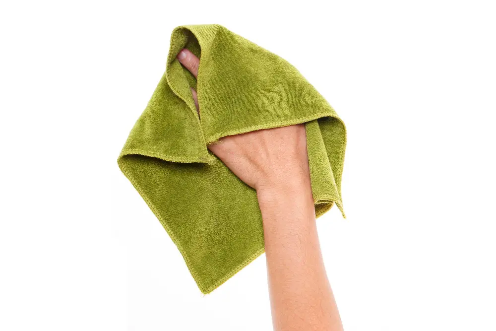 microfiber cloth cleaning leather